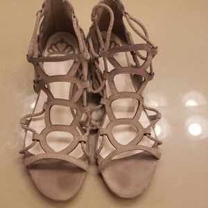 2/15$ 💕Strappy wedged sandals